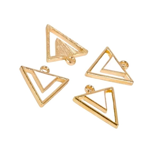 🔴 5 for $10 ONE White & Gold Triangle Shaped Pendant Zinc Alloy - Picture 1 of 8